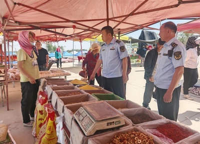 高臺縣新壩鎮市場監管所 規范農村趕集市場，守護群眾“舌尖上的安全”